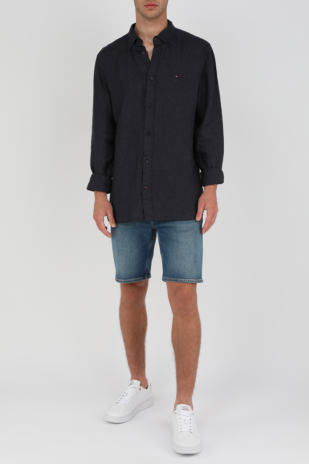 חולצה מכופתרת כחולה מפשתן